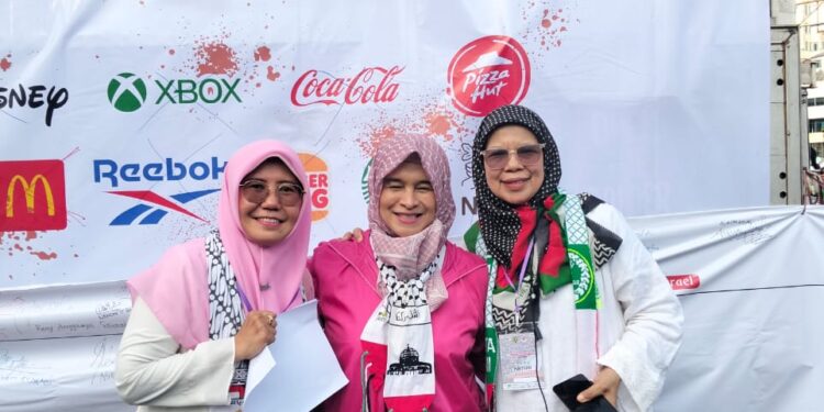 Ribuan Massa Perempuan Gelar Aksi Damai :Tolak Produk Pro Israel..!!